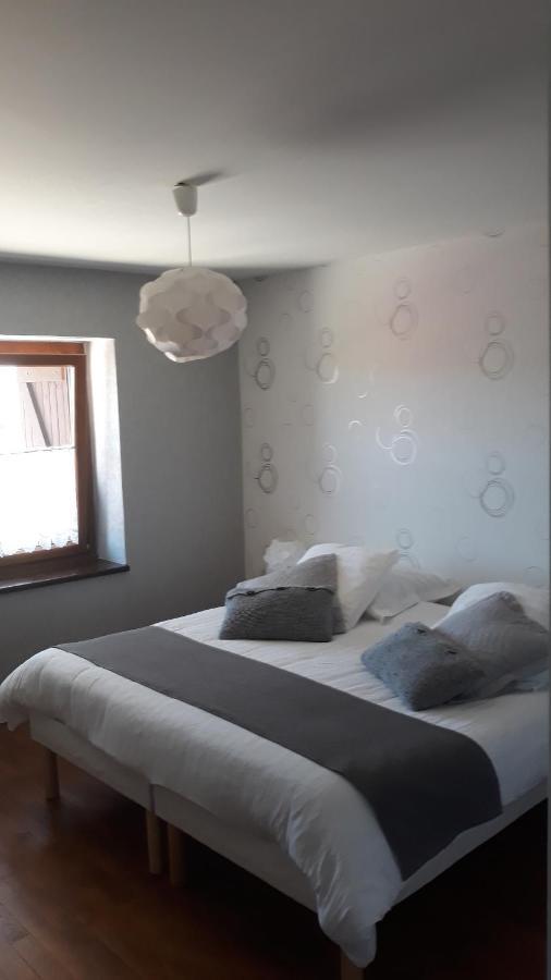 Gite De La Saugiat Le Fied Bagian luar foto