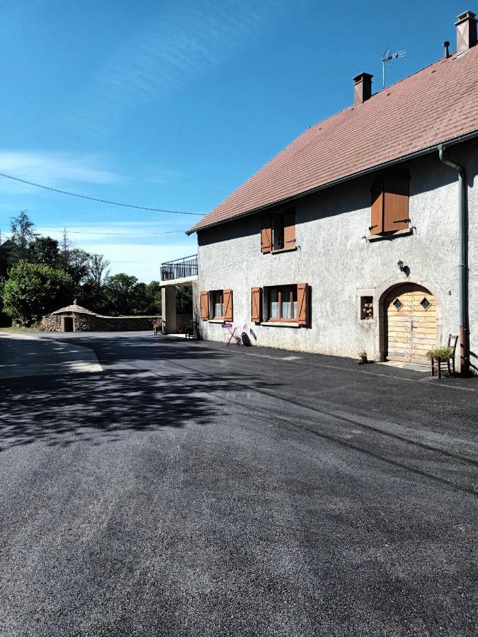 Gite De La Saugiat Le Fied Bagian luar foto